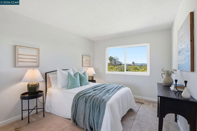 723 Navaronne Way, Concord, CA 94518