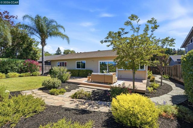 723 Navaronne Way, Concord, CA 94518