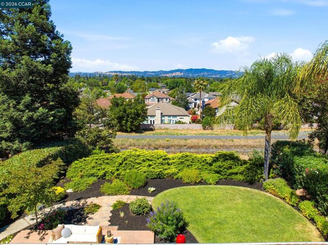 723 Navaronne Way, Concord, CA 94518