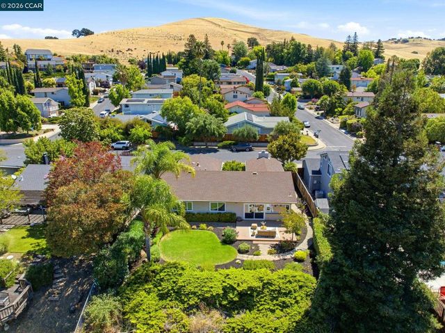 723 Navaronne Way, Concord, CA 94518