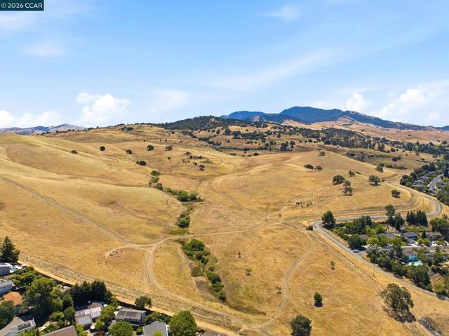 723 Navaronne Way, Concord, CA 94518