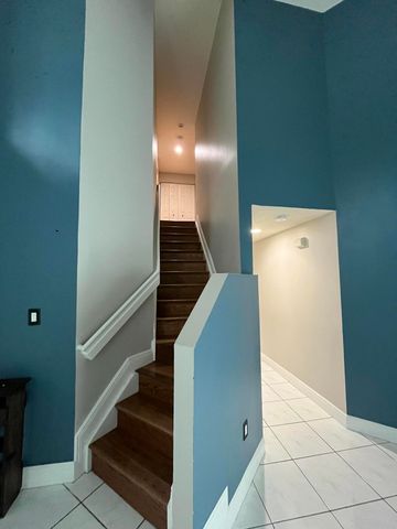 1933 NW 99th Avenue, Pembroke Pines, FL 33024