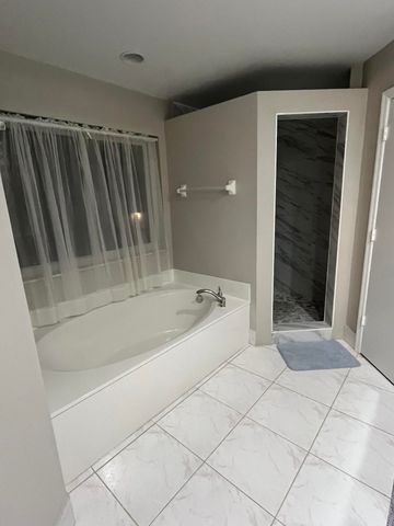 1933 NW 99th Avenue, Pembroke Pines, FL 33024