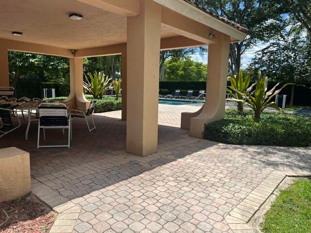 1933 NW 99th Avenue, Pembroke Pines, FL 33024