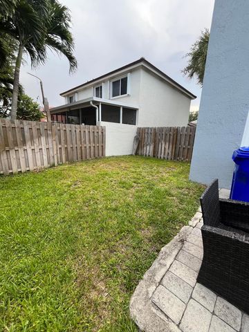 1933 NW 99th Avenue, Pembroke Pines, FL 33024