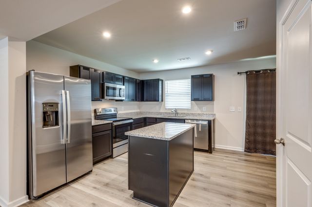 1520 Smoketree Rd, Antioch, TN 37013