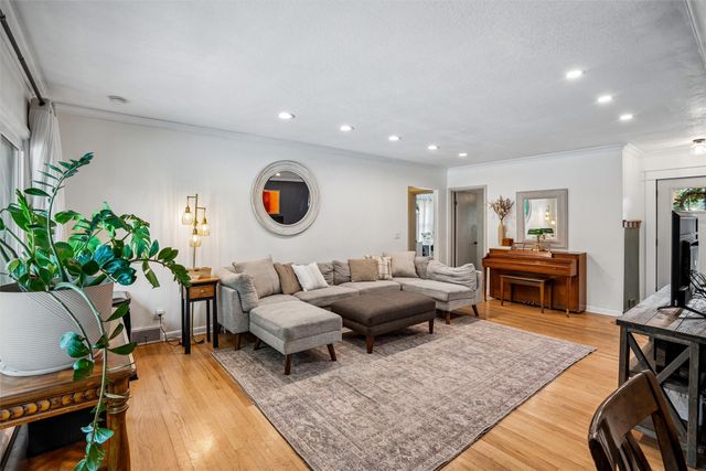 917 14th Street, West Des Moines, IA 50265
