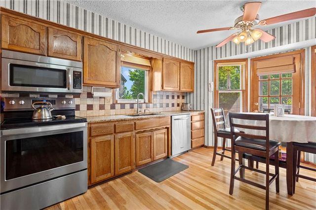 400 N Persimmon Drive, Olathe, KS 66061