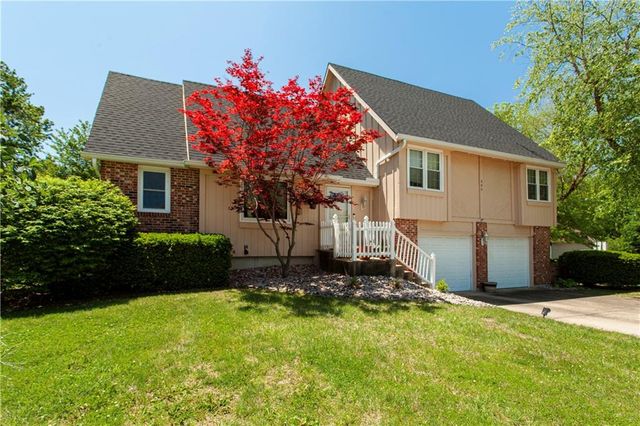 400 N Persimmon Drive, Olathe, KS 66061