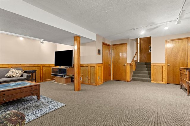 400 N Persimmon Drive, Olathe, KS 66061