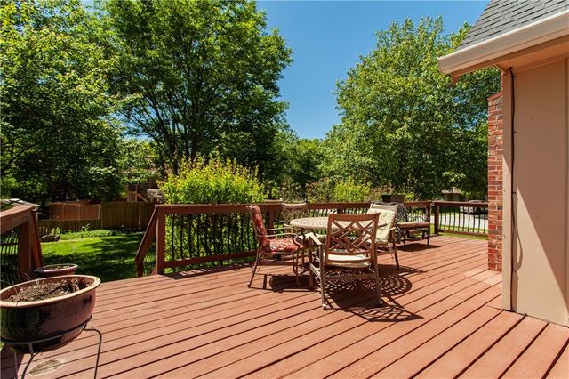 400 N Persimmon Drive, Olathe, KS 66061