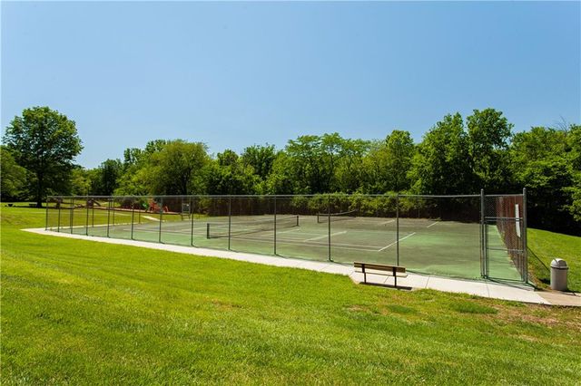 400 N Persimmon Drive, Olathe, KS 66061