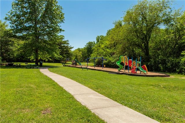 400 N Persimmon Drive, Olathe, KS 66061