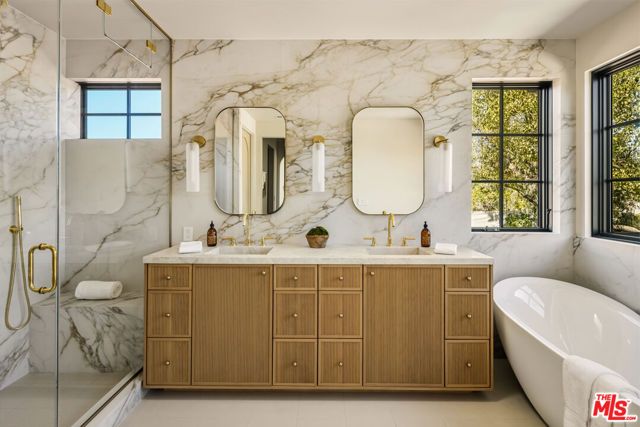 344 N Vista Street, Los Angeles, CA 90036