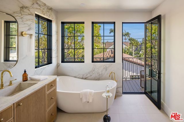 344 N Vista Street, Los Angeles, CA 90036