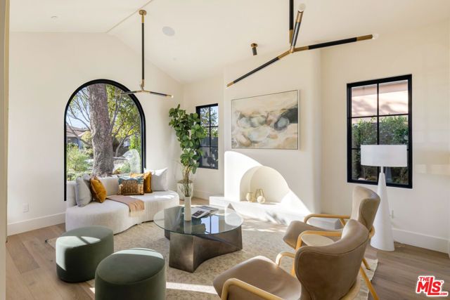 344 N Vista Street, Los Angeles, CA 90036