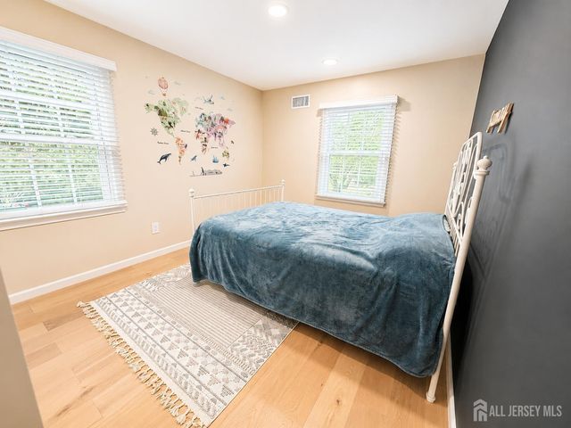 3 Netherwood Circle, Edison, NJ 08820