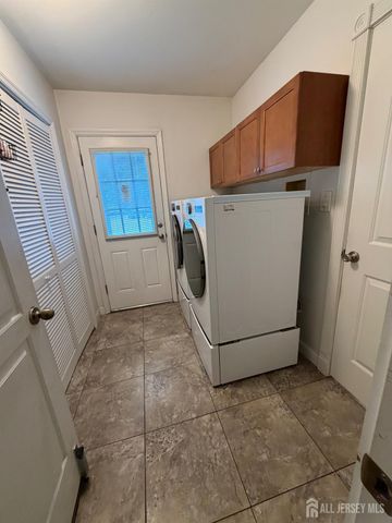 3 Netherwood Circle, Edison, NJ 08820