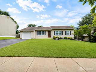 3 Netherwood Circle, Edison, NJ 08820