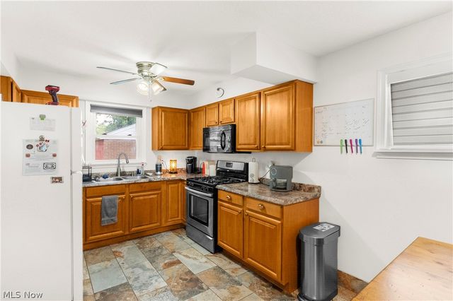 3235 Sunnybrooke, Youngstown, OH 44511