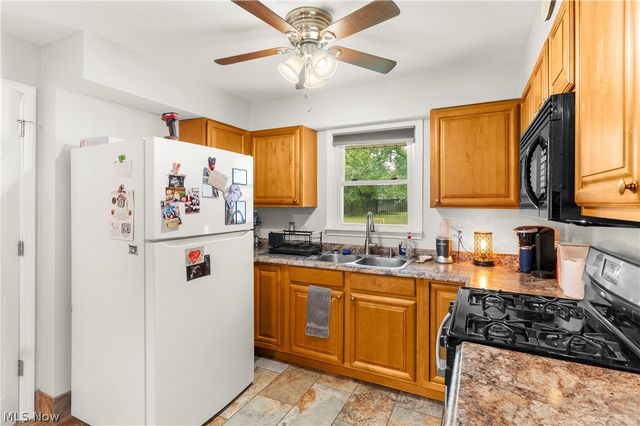 3235 Sunnybrooke, Youngstown, OH 44511