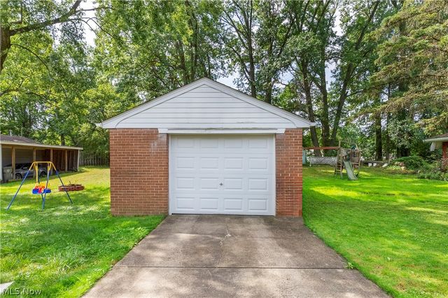 3235 Sunnybrooke, Youngstown, OH 44511