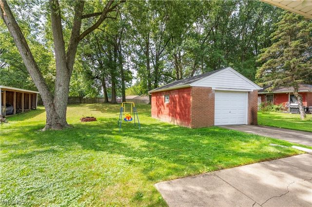 3235 Sunnybrooke, Youngstown, OH 44511