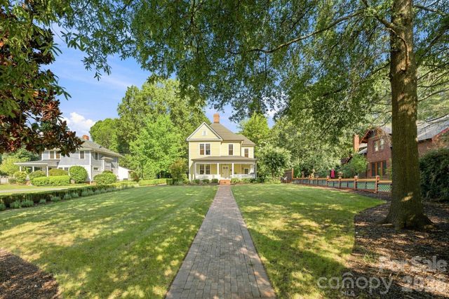 559 N Main Street, Davidson, NC 28036