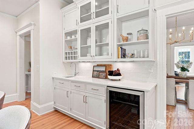 559 N Main Street, Davidson, NC 28036