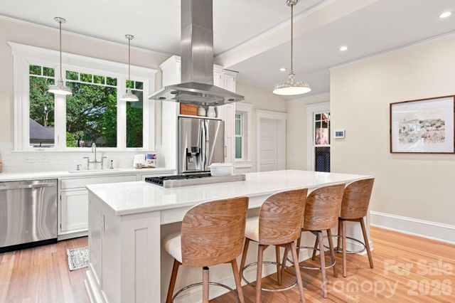 559 N Main Street, Davidson, NC 28036