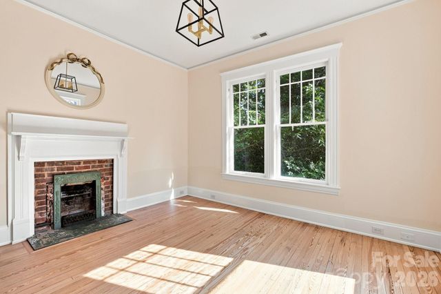 559 N Main Street, Davidson, NC 28036