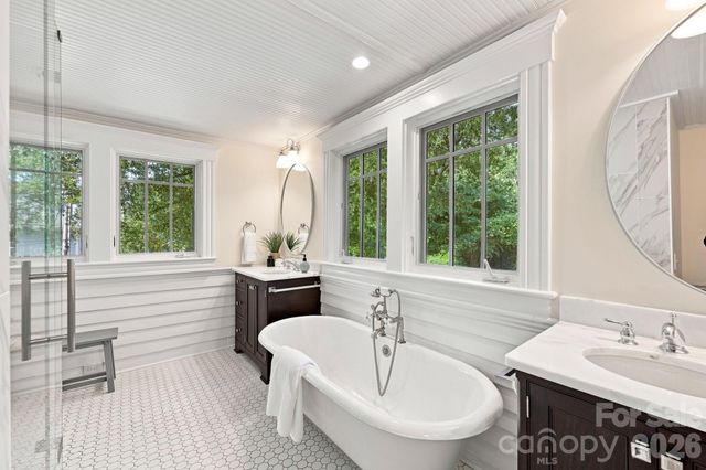 559 N Main Street, Davidson, NC 28036