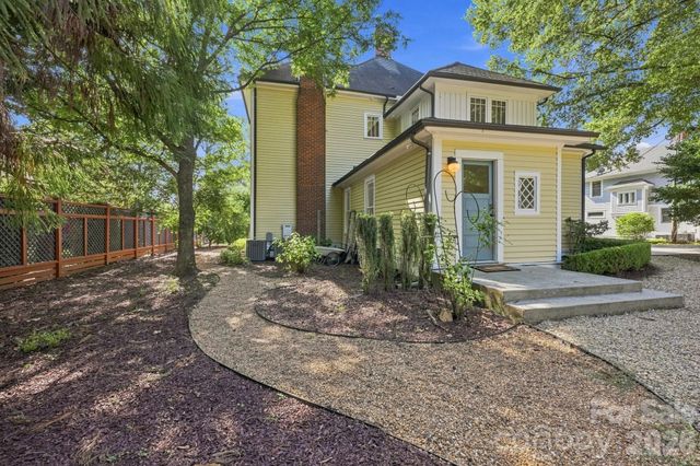 559 N Main Street, Davidson, NC 28036
