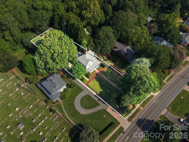 559 N Main Street, Davidson, NC 28036