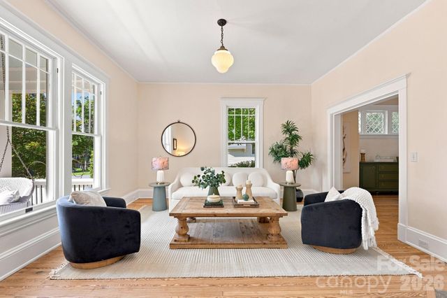 559 N Main Street, Davidson, NC 28036