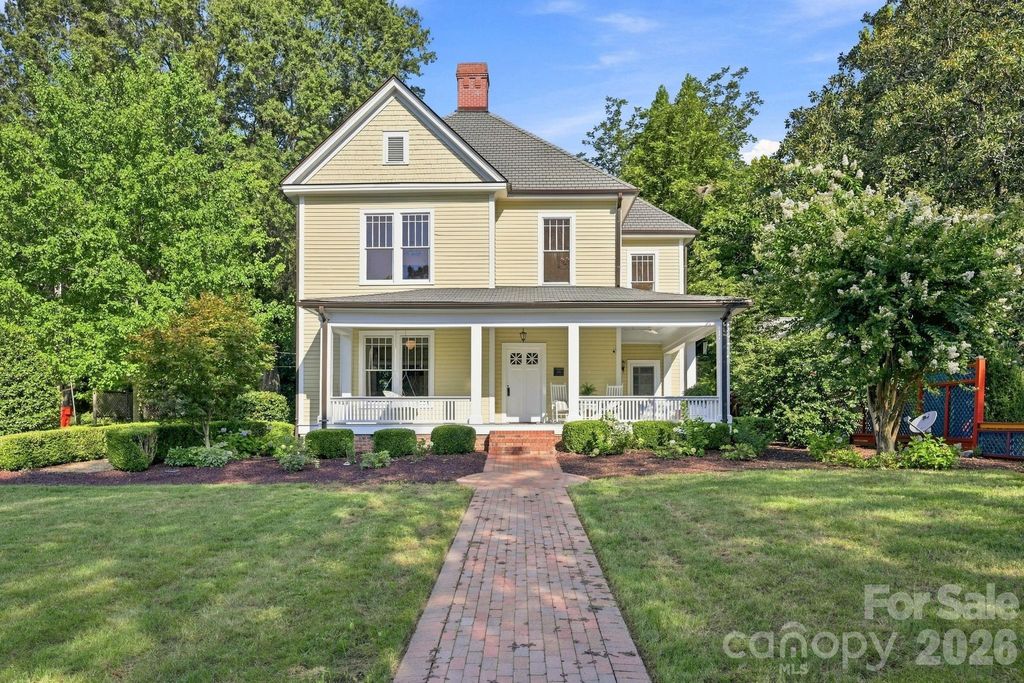 559 N Main Street, Davidson, NC 28036