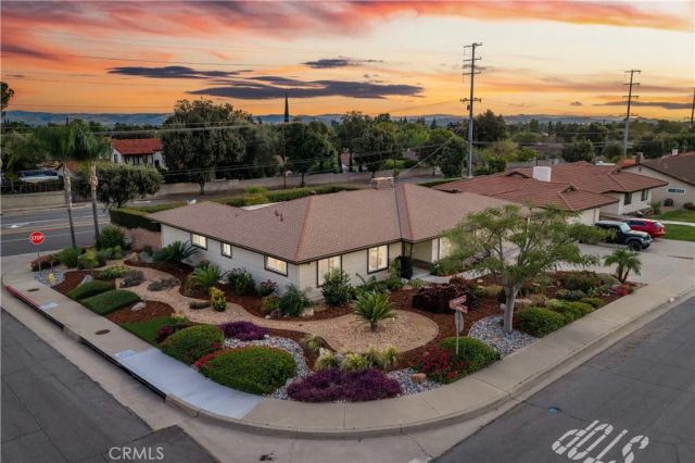 102 W Monterrey Drive, Claremont, CA 91711