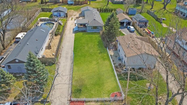 1521 Skinner DRIVE, Twin Lakes, WI 53181