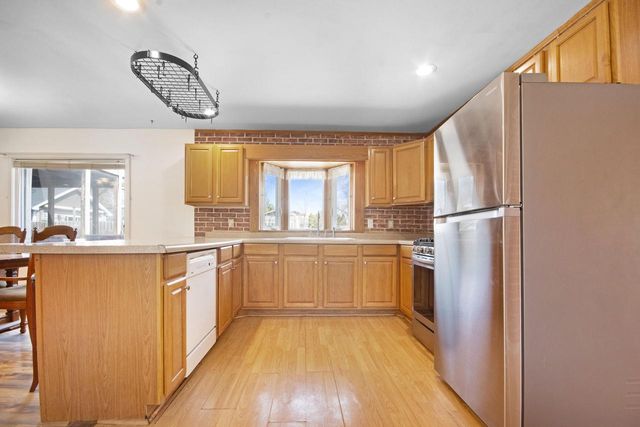 1521 Skinner DRIVE, Twin Lakes, WI 53181