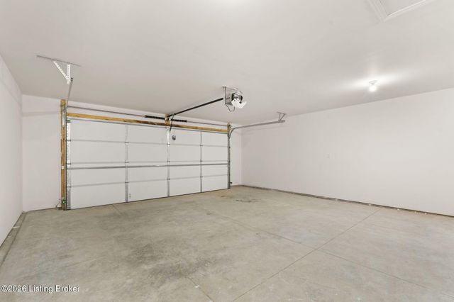 124 CORAL RIDGE Way, Hillview, KY 40229