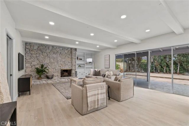 821 S Fairmont Way, Orange, CA 92869