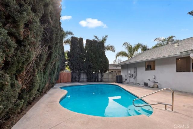 821 S Fairmont Way, Orange, CA 92869