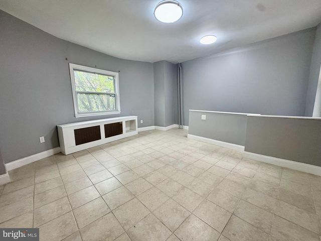 1000 S 6TH ST, Philadelphia, PA 19147