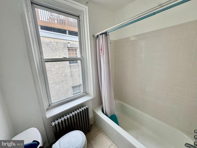 1000 S 6TH ST, Philadelphia, PA 19147