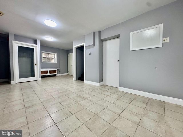 1000 S 6TH ST, Philadelphia, PA 19147