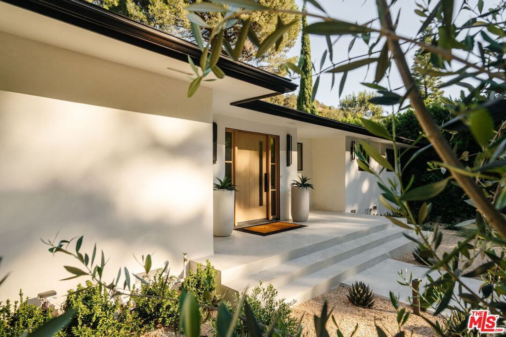 1902 Roscomare Road, Los Angeles, CA 90077 — photo 3