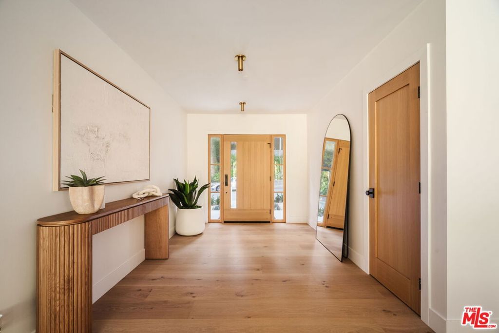 1902 Roscomare Road, Los Angeles, CA 90077 — photo 4