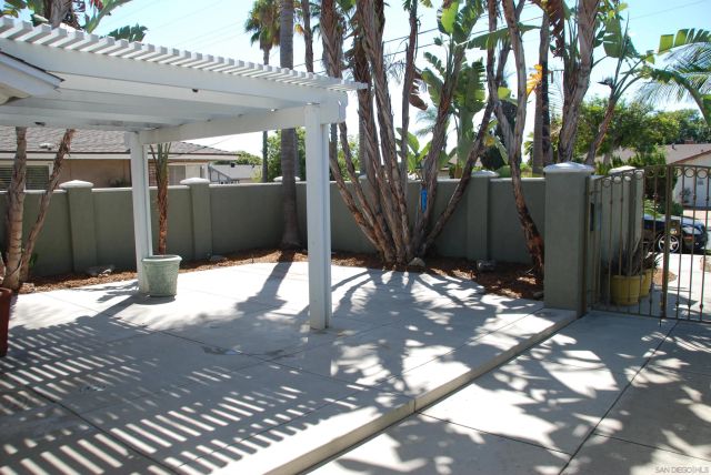 8330 Beaver Lake Dr, San Diego, CA 92119