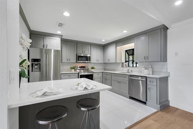 416 RIVERWOODS CIRCLE, Orlando, FL 32825