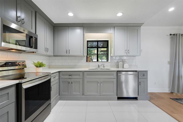 416 RIVERWOODS CIRCLE, Orlando, FL 32825